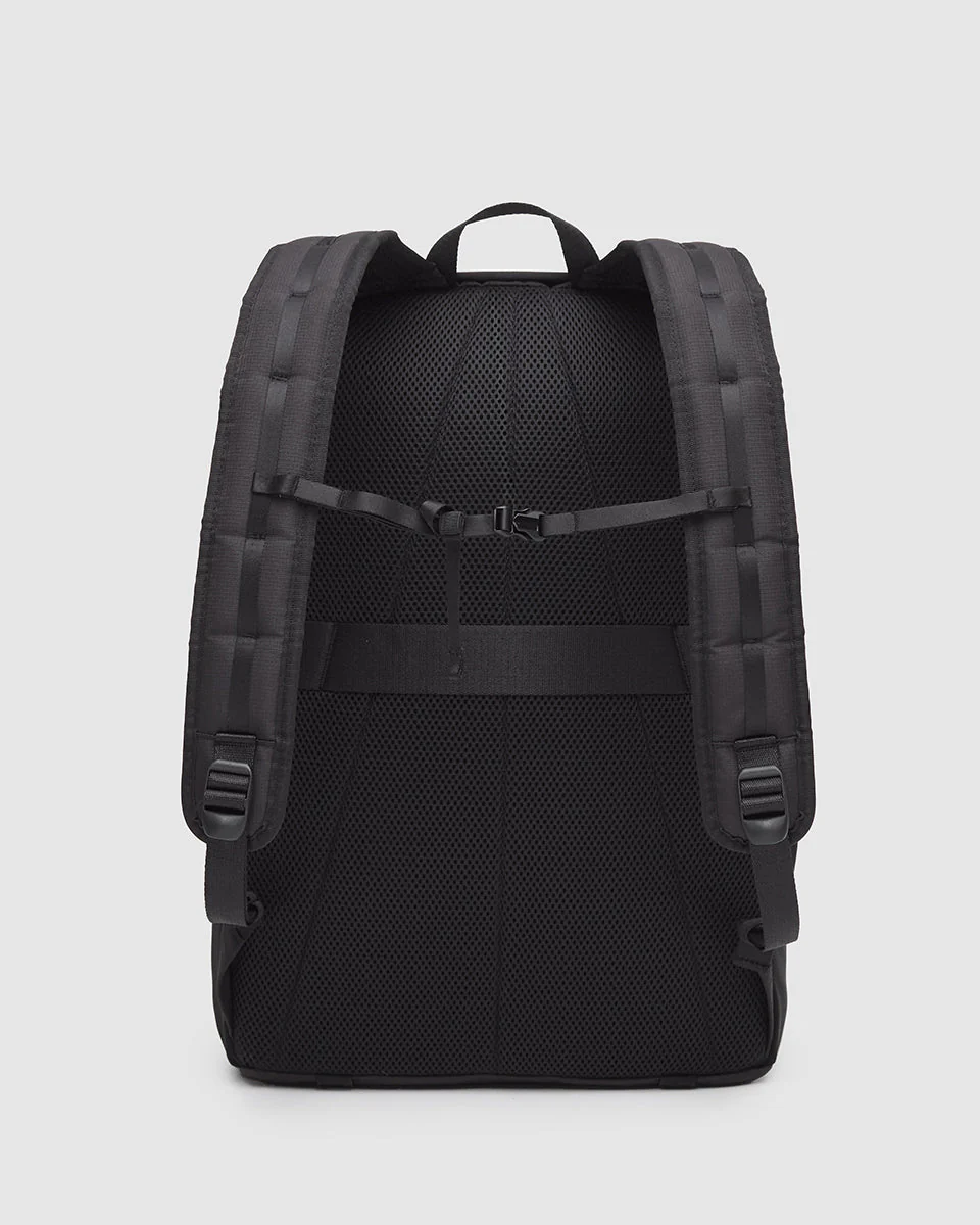 Bayview 25L Backpack - Image 2