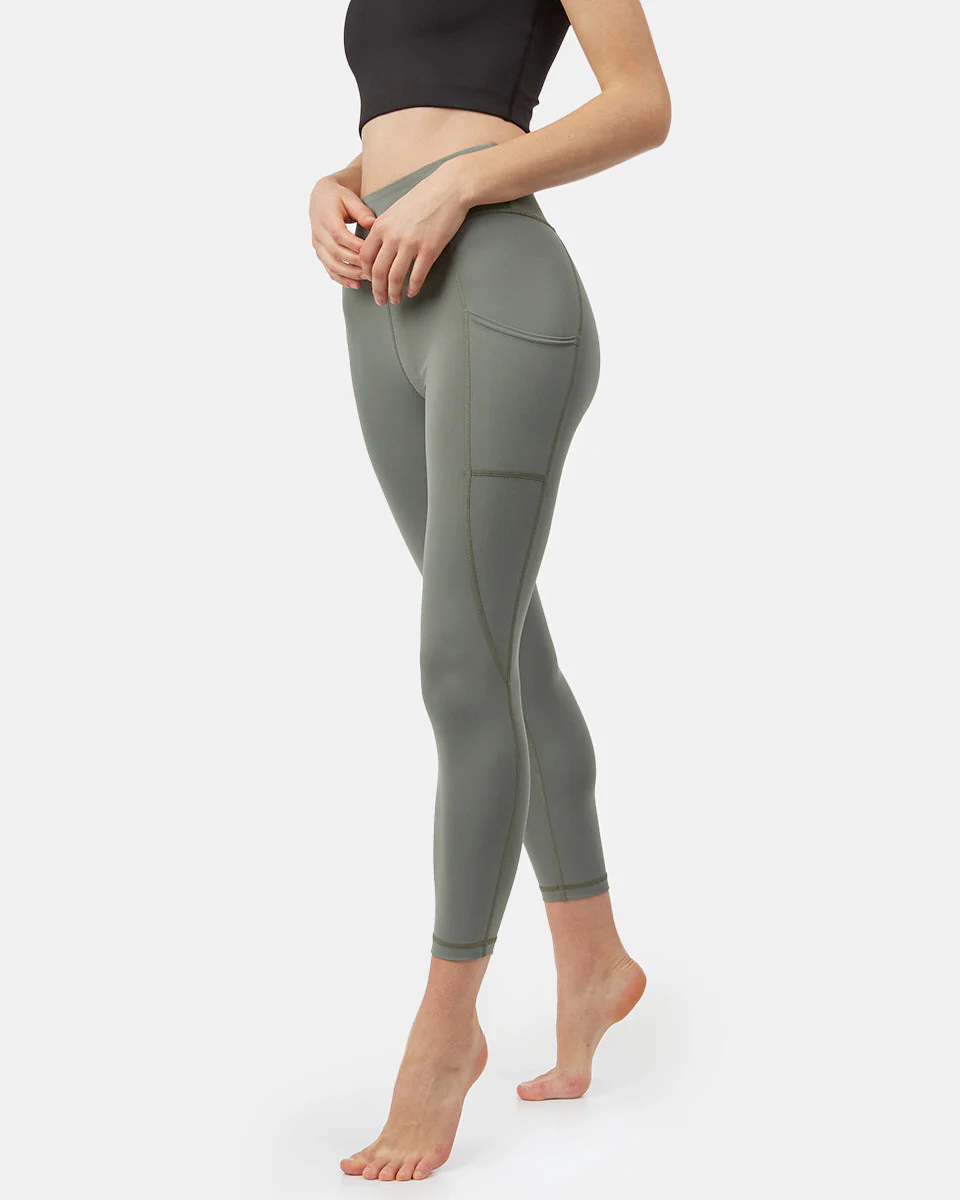 InMotion 7/8 Pocket Legging - Image 2