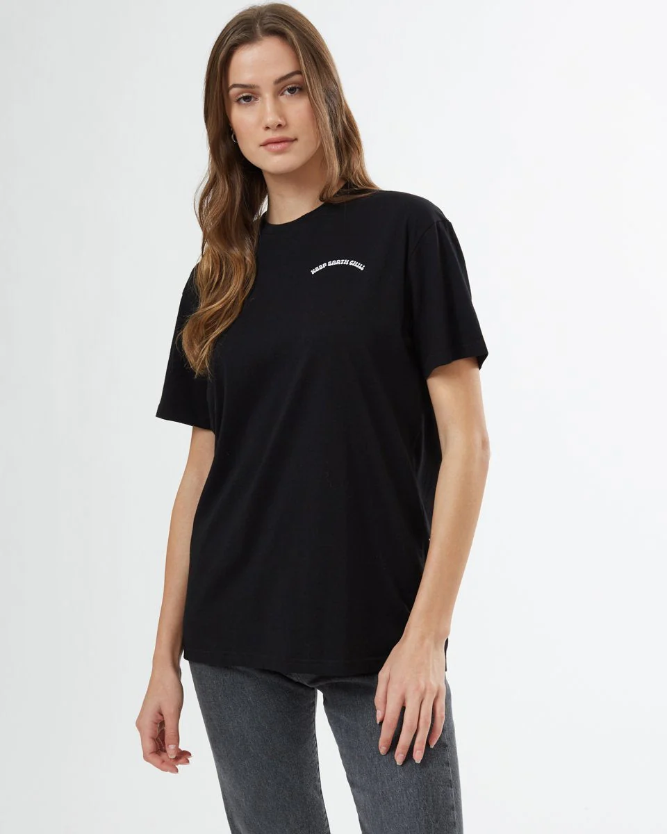 Keep Earth Chill Unisex T-Shirt - Image 4