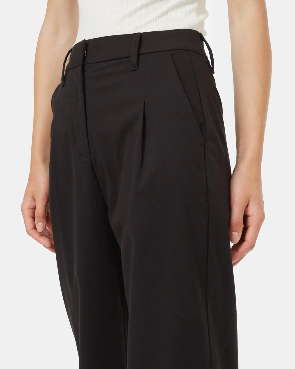 Soft EcoTwill Pleat Front Pant - Image 4